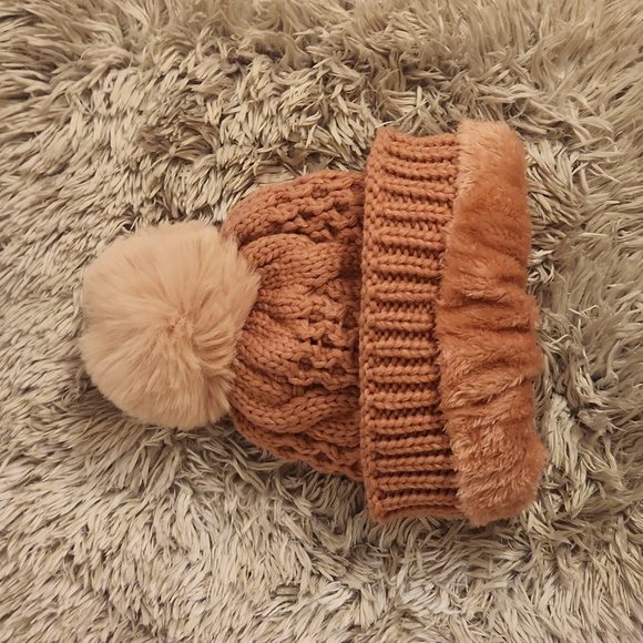 NEW UGG INFINITY SCARF AND HAT SET - Picture 4 of 4